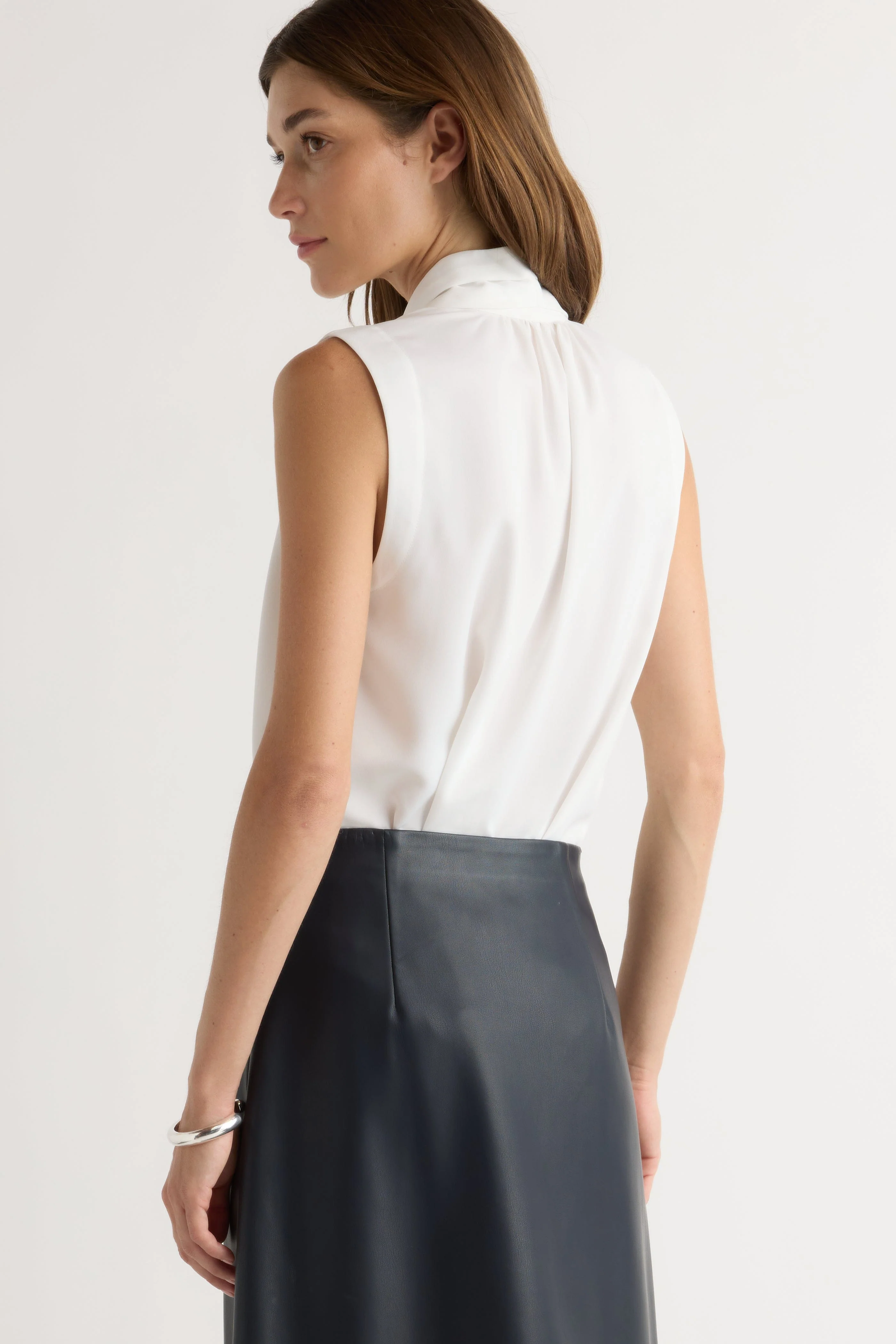 Jae V-Neck Sleeveless Blouse - Image 7